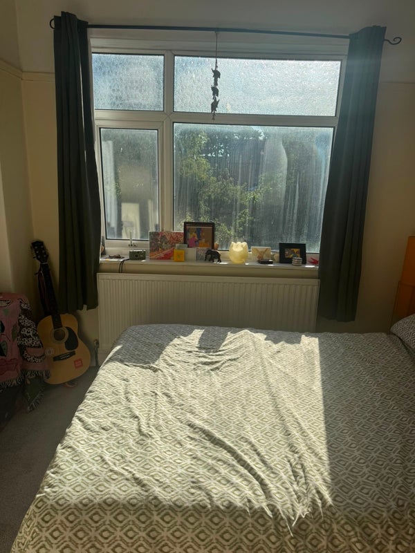 Room Erlington Avenue in Trafford