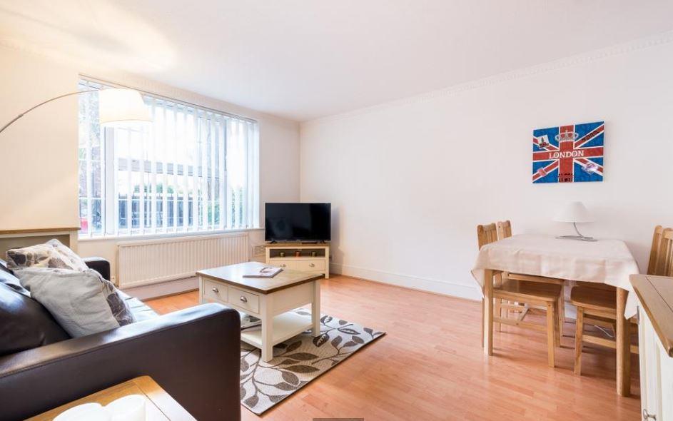 Flat Rosemoor Street in Greater London