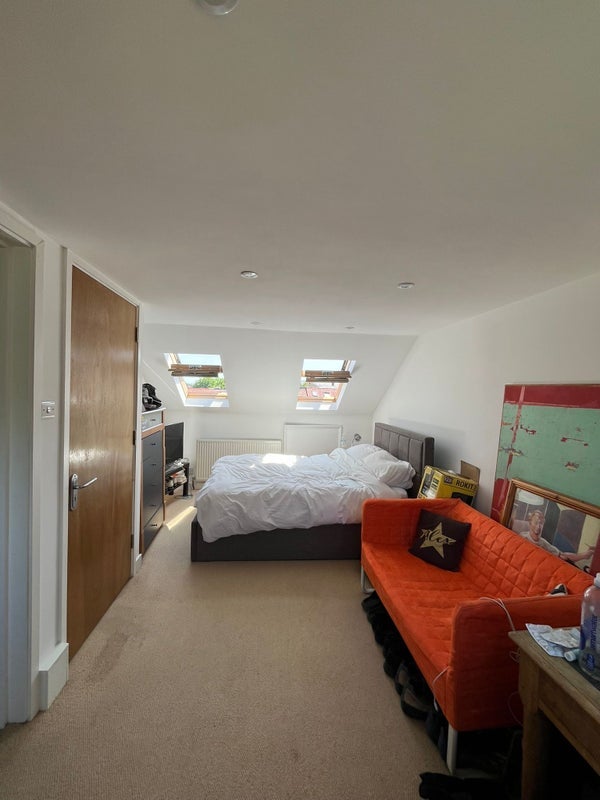 Room De Frene Road in Greater London