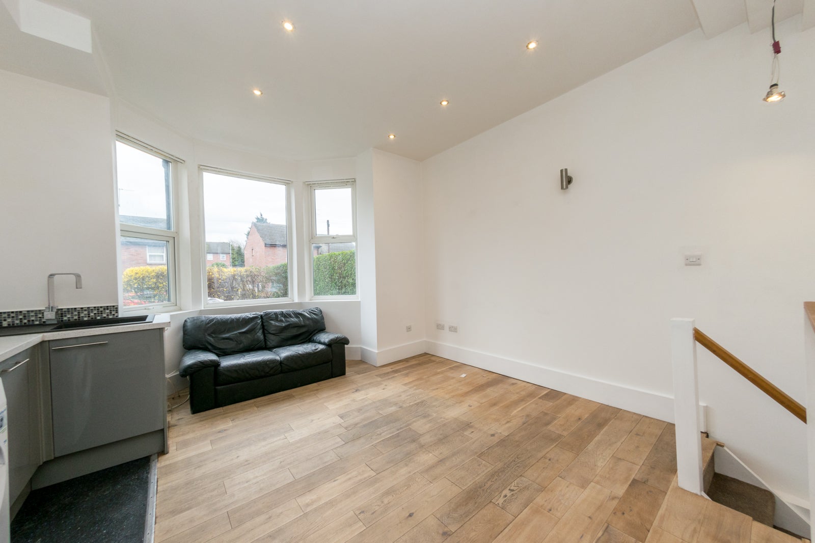 Flat Haddon Avenue in Leeds
