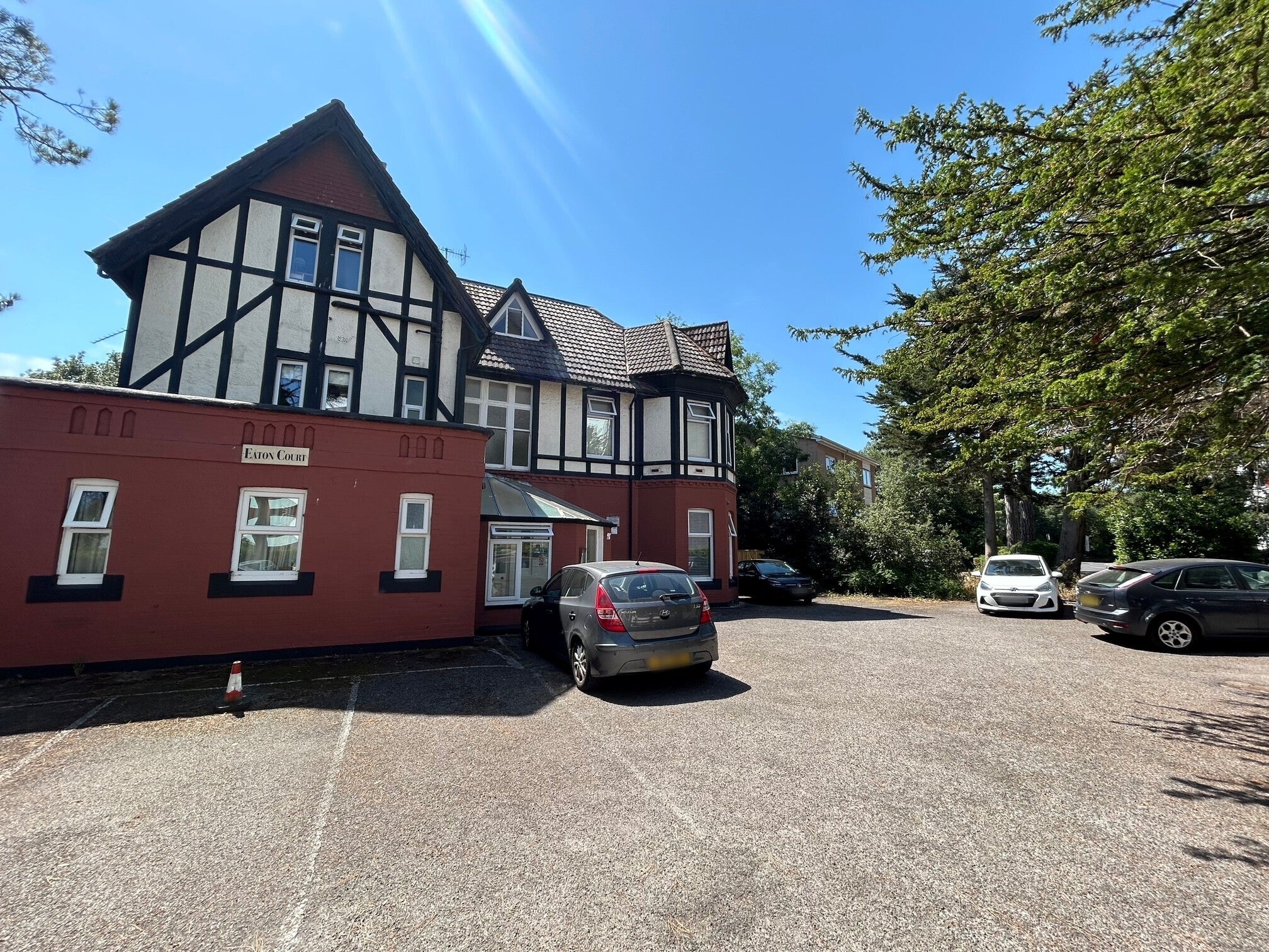Flat Madeira Road in Bournemouth