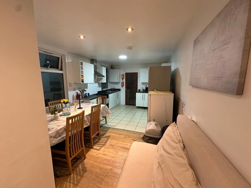 Room Albert Square in Greater London