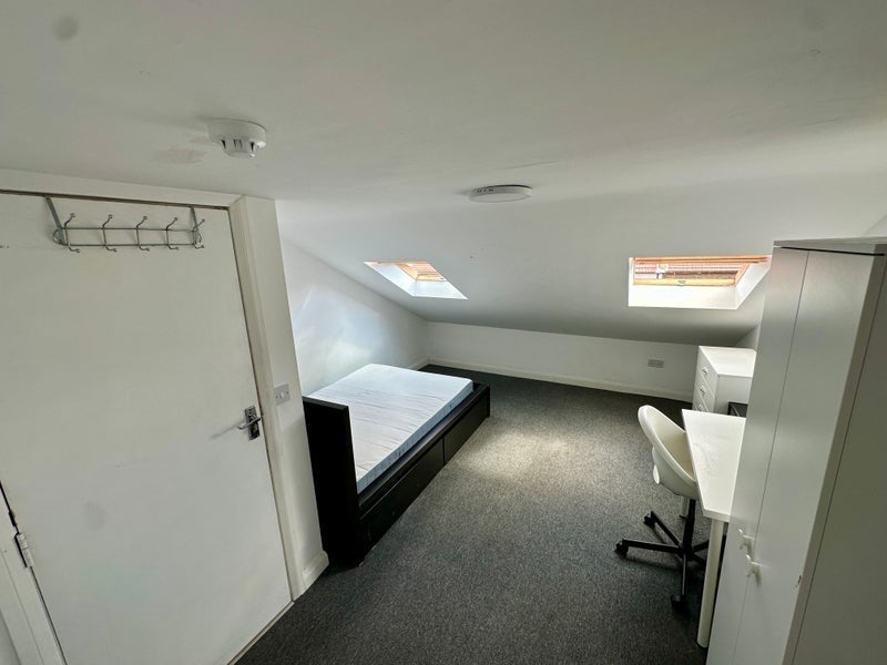 Room Albert Square in Greater London
