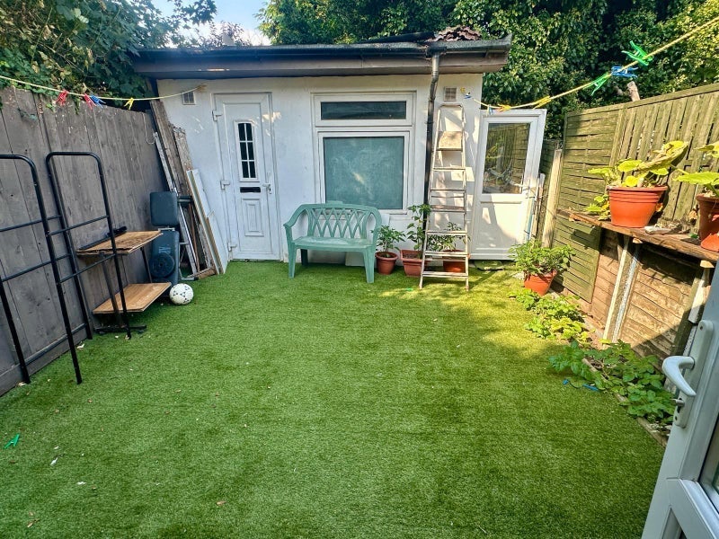 Room Albert Square in Greater London