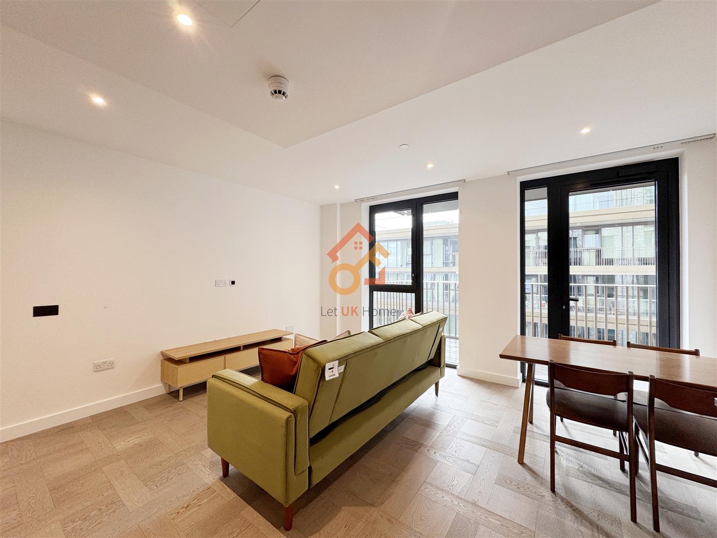 Flat Pennington Quay Walk in Greater London