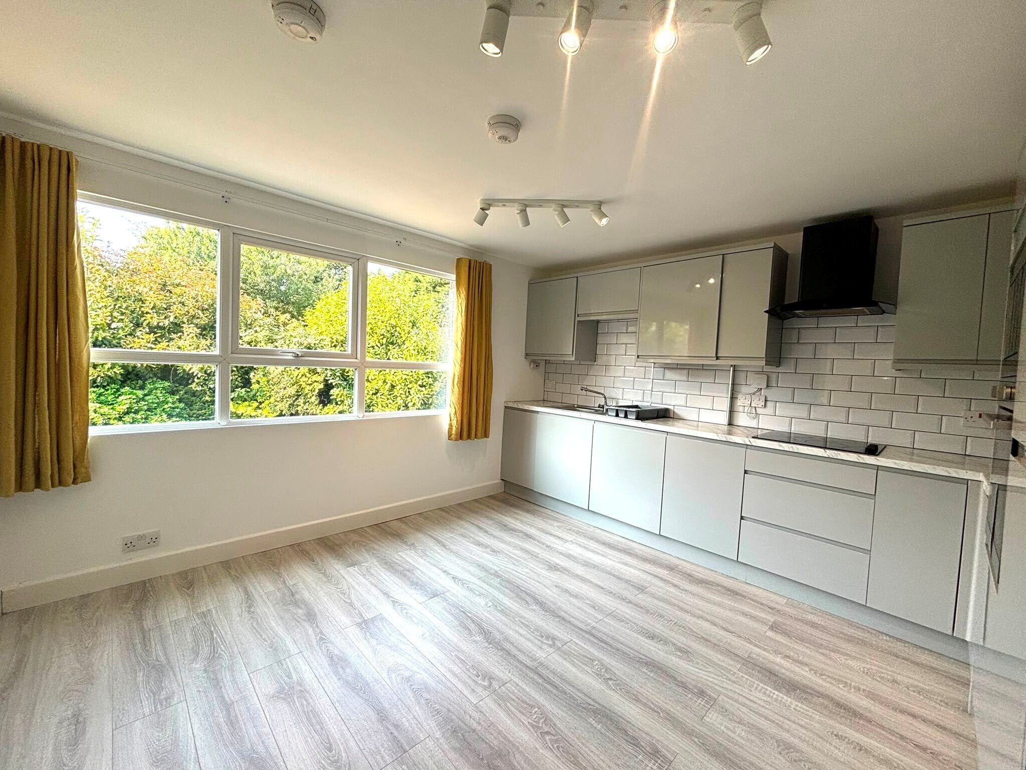 Flat Lordswood Road in Birmingham