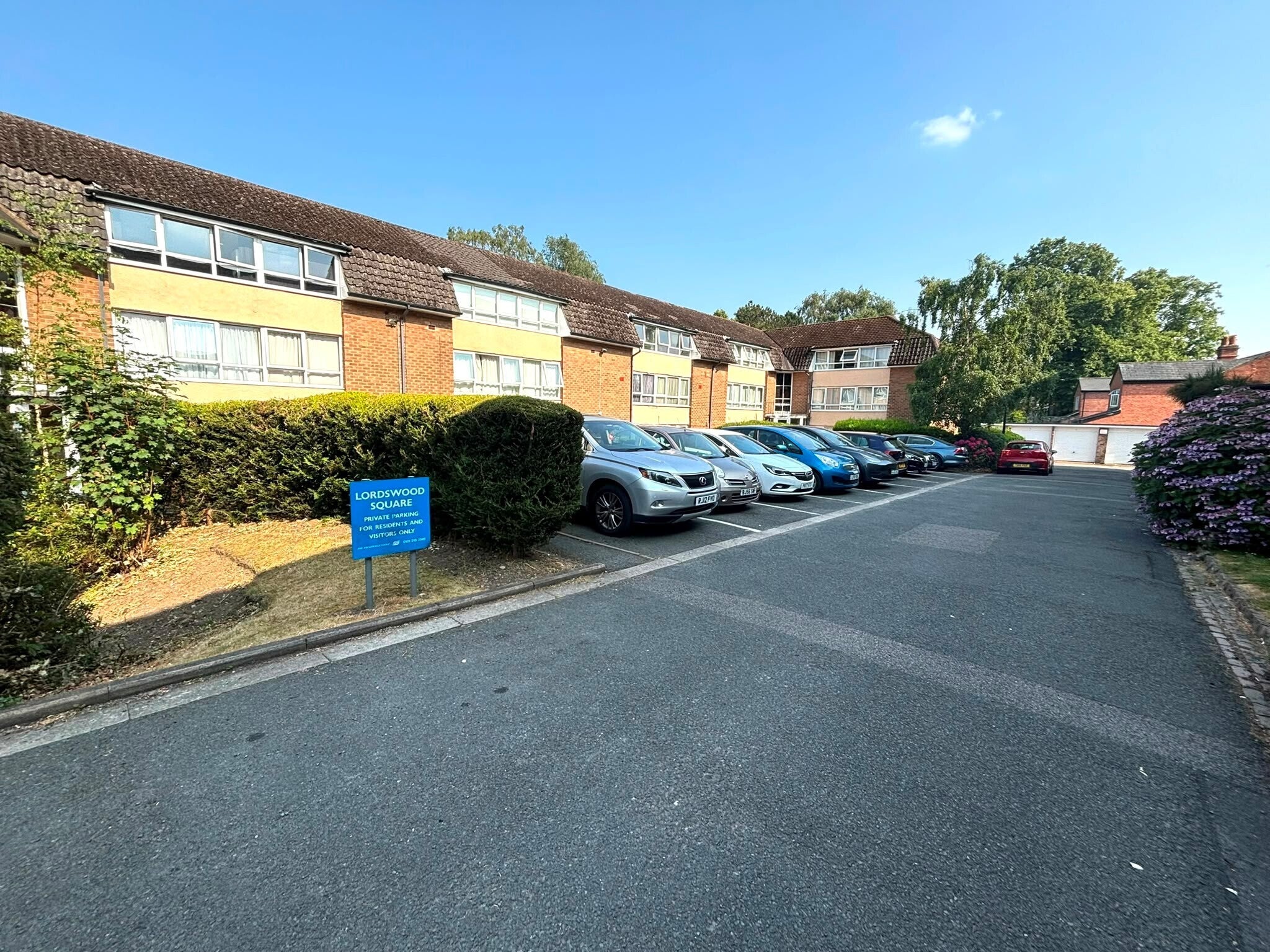 Flat Lordswood Road in Birmingham