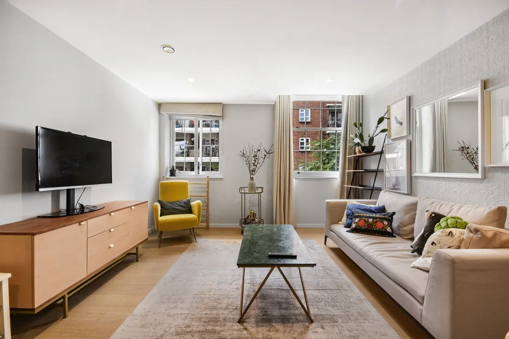 Flat Blackfriars Road in Greater London