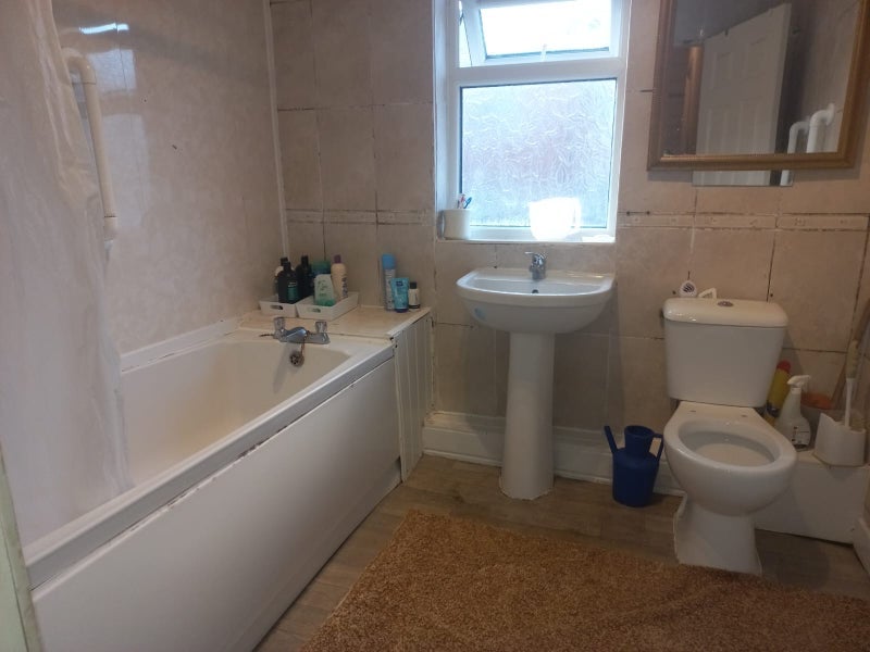 Room Croydon Road in Newcastle upon Tyne