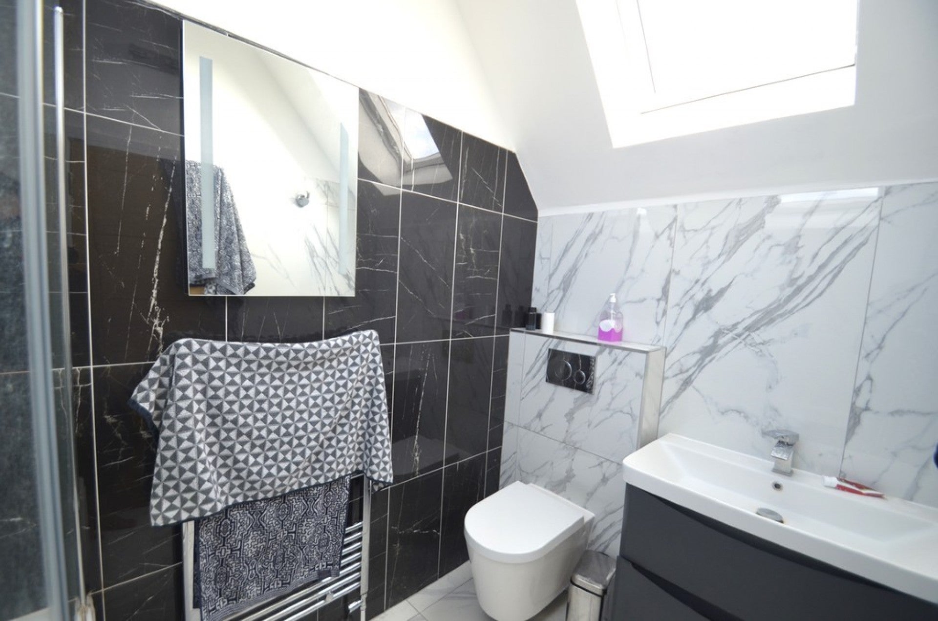 House Moorfields Close in Borough of Runnymede