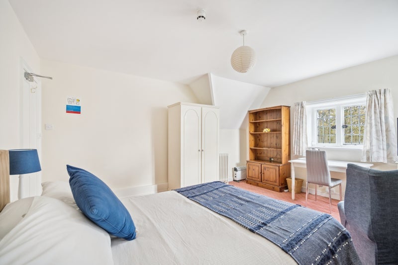 Room Hunts Lane in Taplow