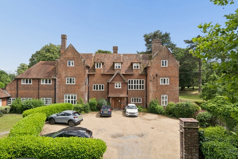 Room Hunts Lane in Taplow