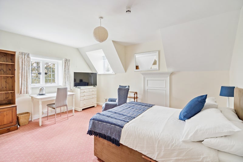 Room Hunts Lane in Taplow