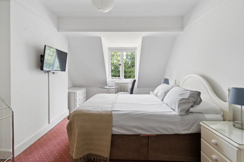 Room Hunts Lane in Taplow