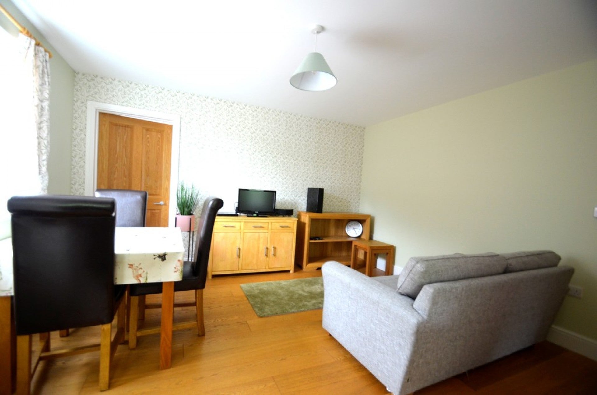 Flat Morgan Close in Borough of Spelthorne