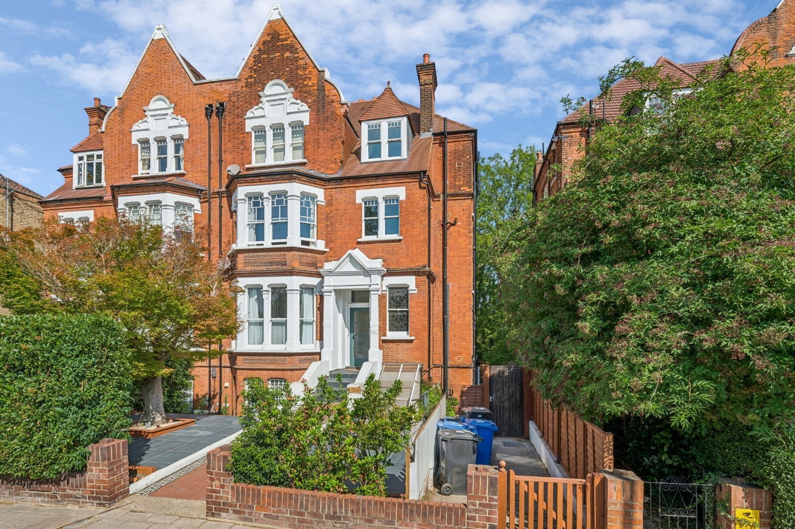 Flat West Hill in Greater London