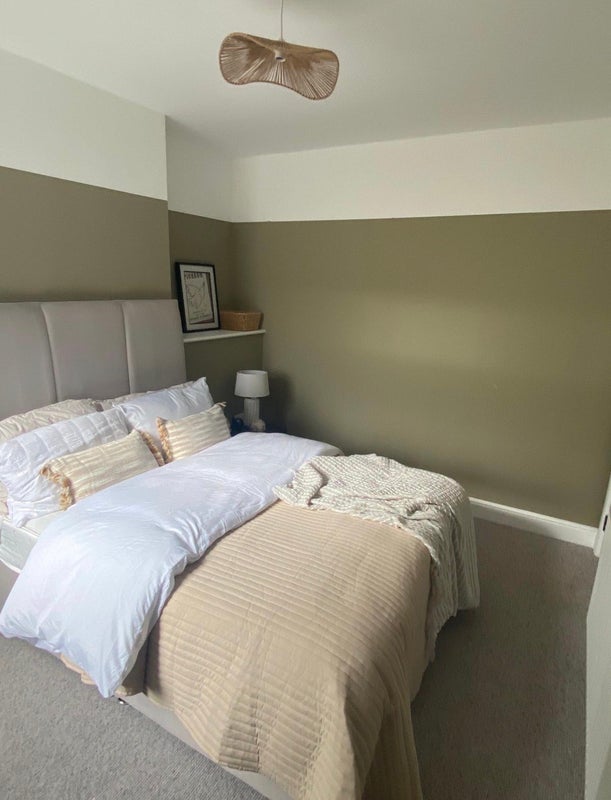 Room Glenroy Street in Cardiff