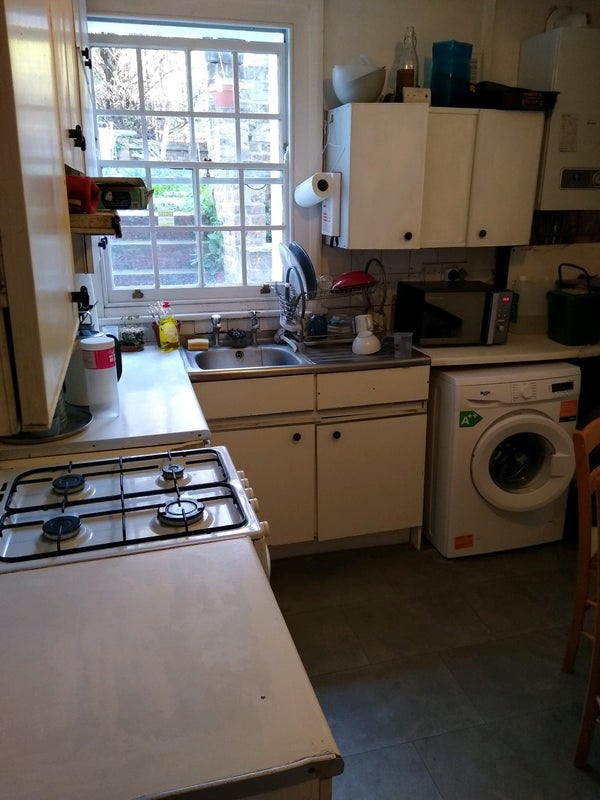 Room Prince of Wales Road in Greater London
