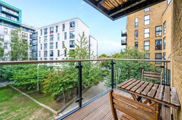 Flat Conington Road in Greater London