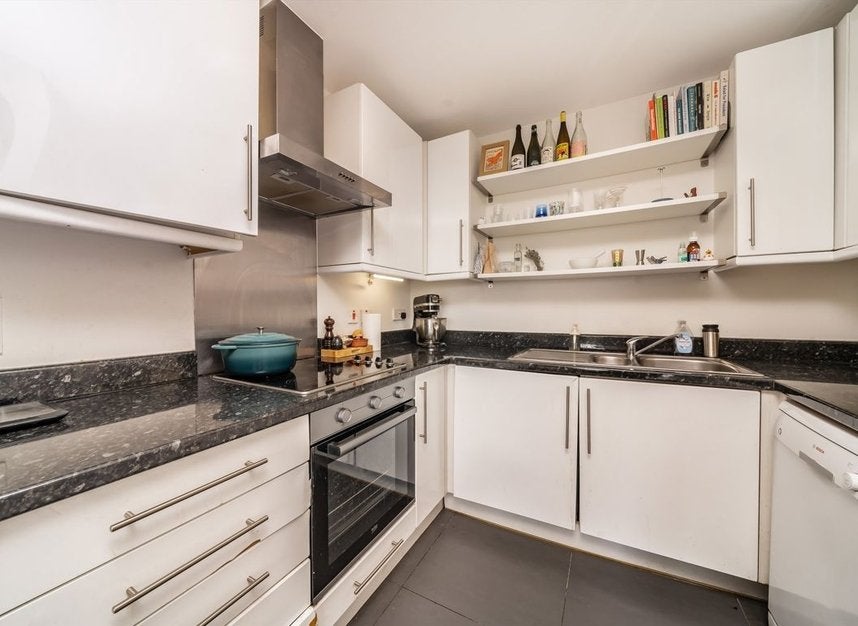 Flat Ash Grove in Greater London