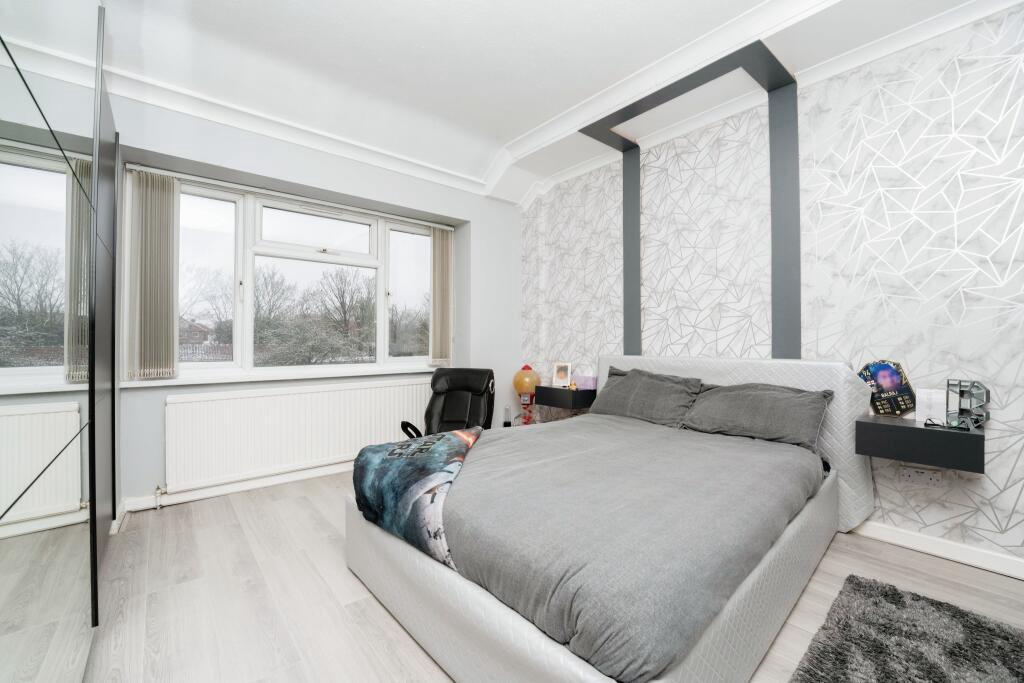 House Delamere Road in Greater London