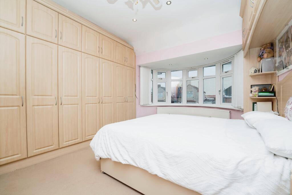 House Delamere Road in Greater London
