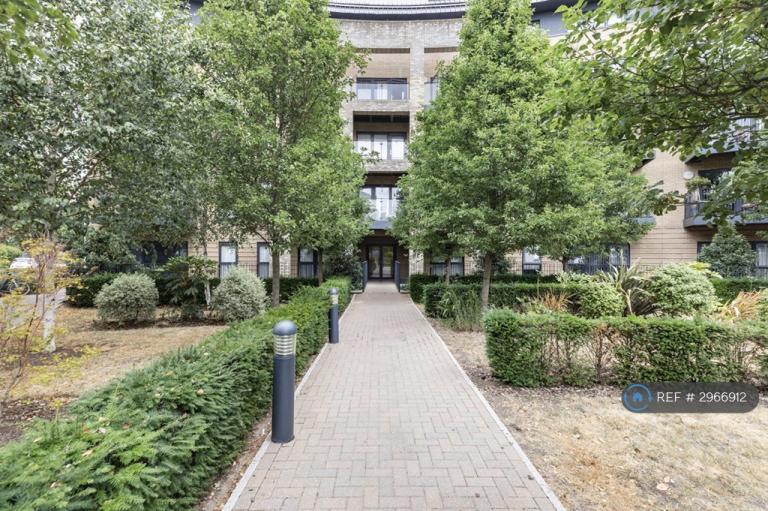 Flat Howard Road in Greater London