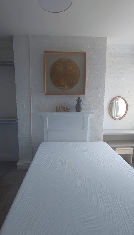 Room Poole Road in Poole