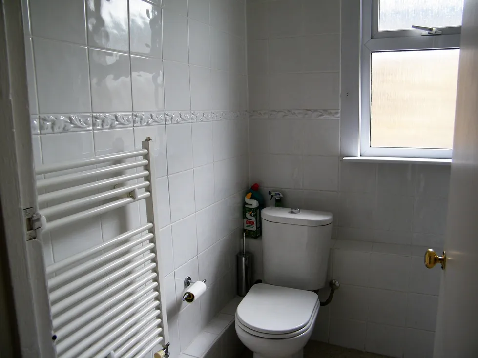 Flat Coombe Road in Greater London