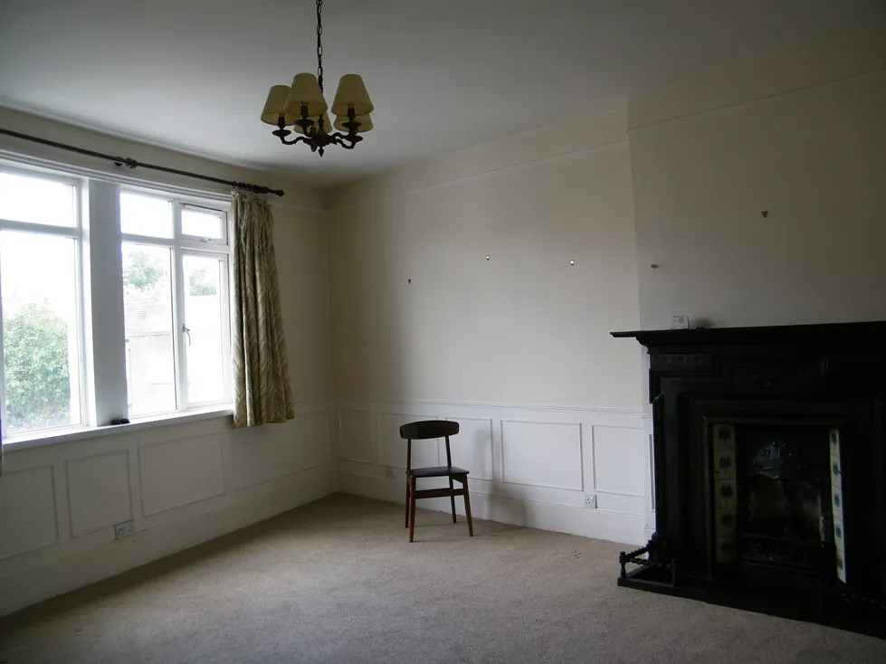 Flat Coombe Road in Greater London