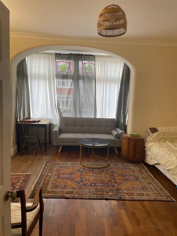 Room Mayfield Road in Greater London