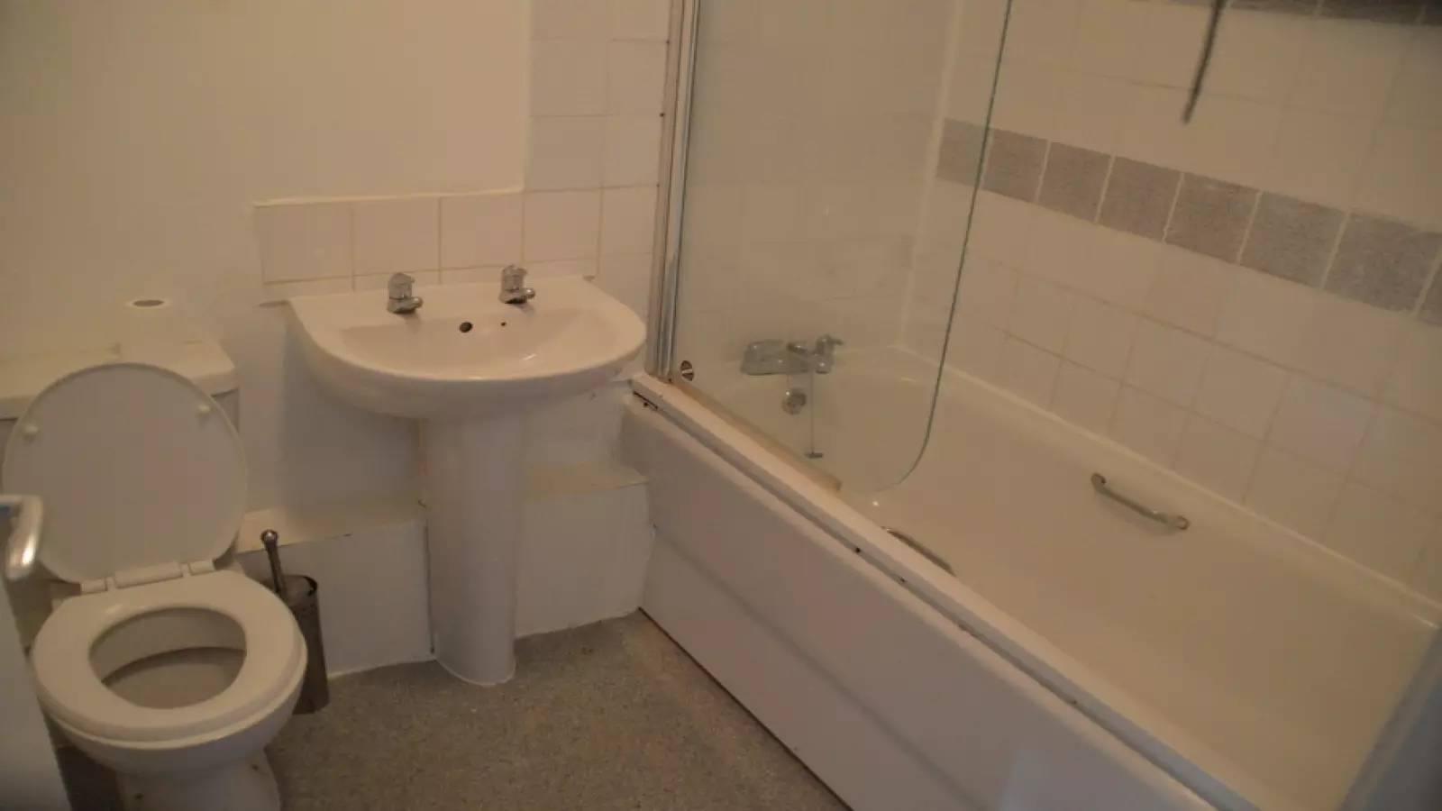 Room Parry Road in City of Westminster