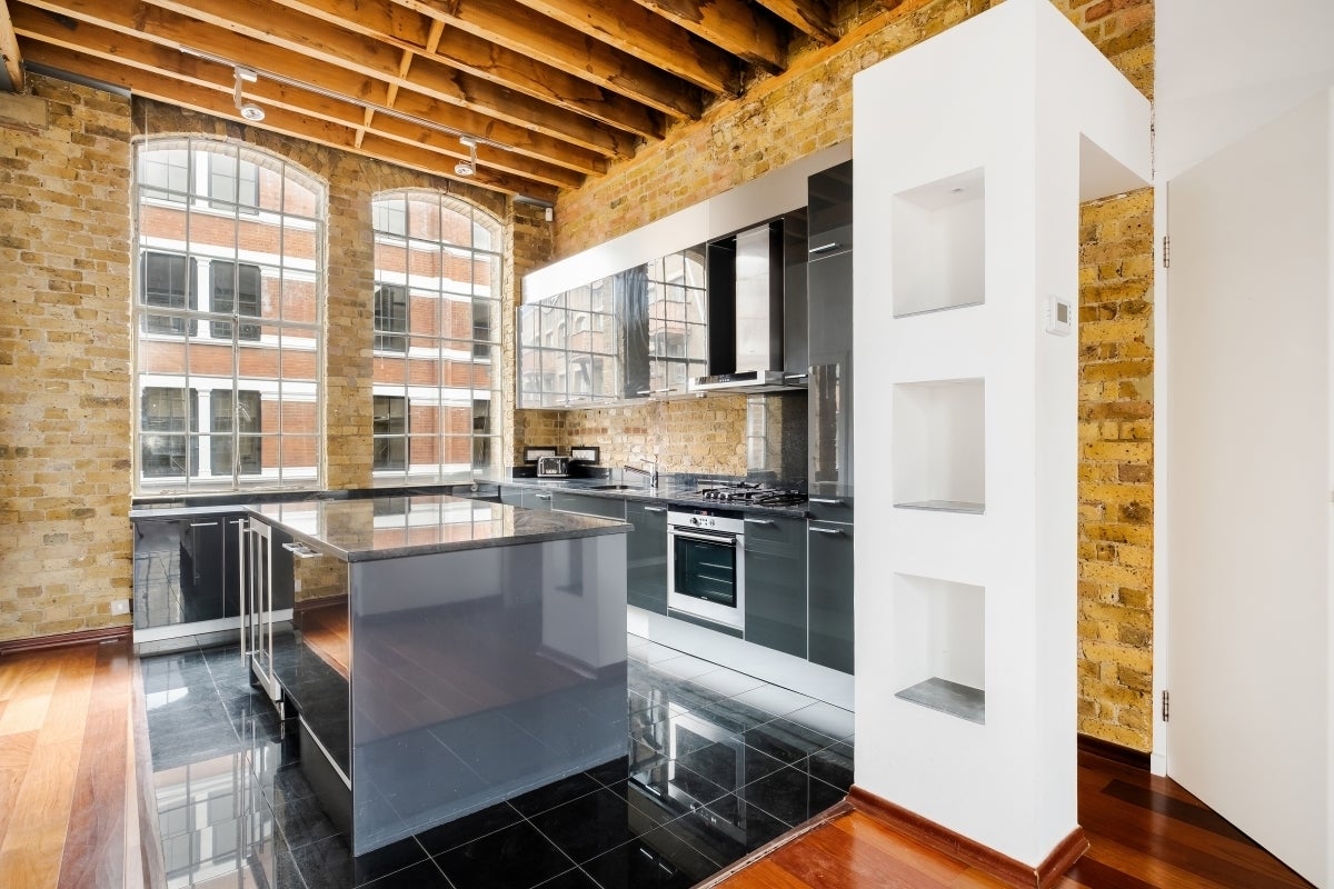 Flat Lafone Street in Greater London