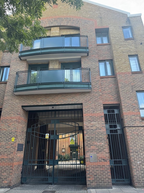 Room Durward Street in Greater London