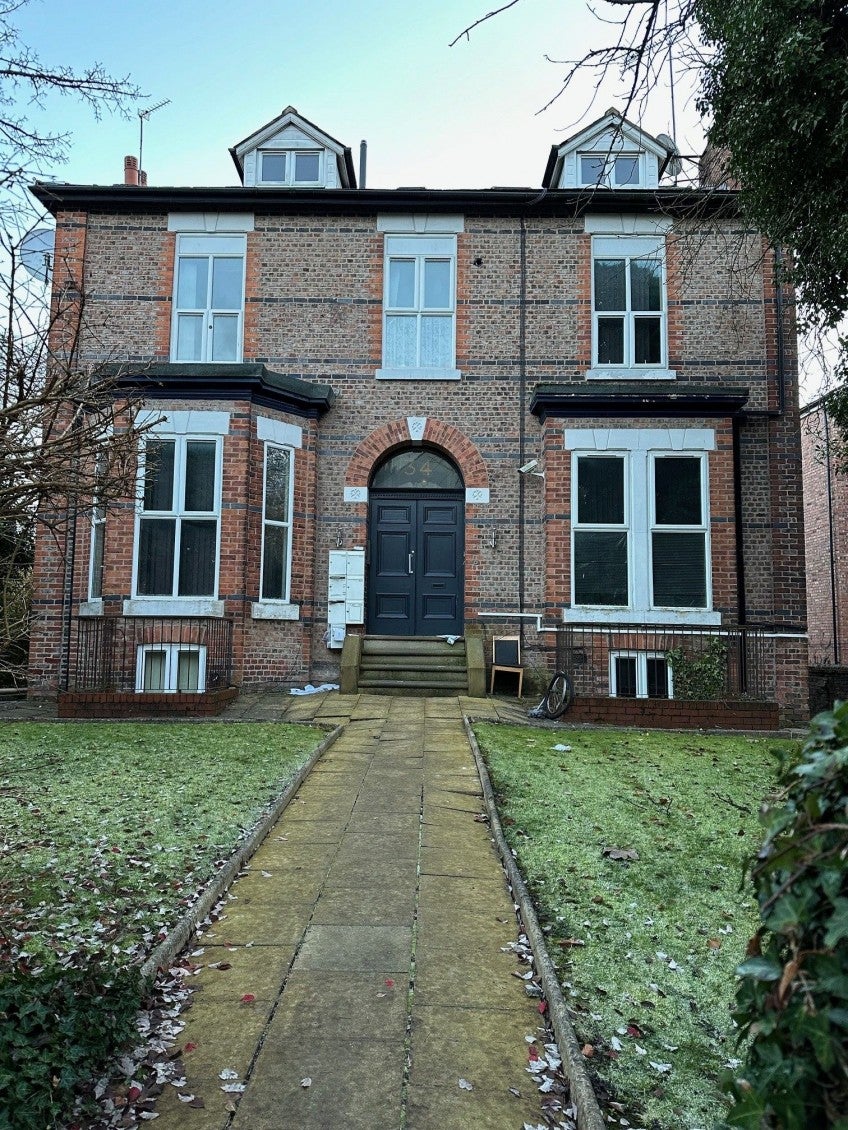Flat Derby Road in Manchester
