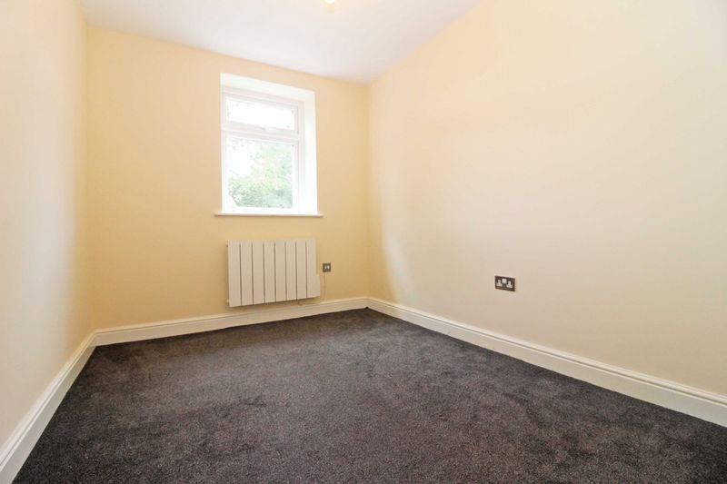 Flat Wigan Road in Ashton-in-Makerfield