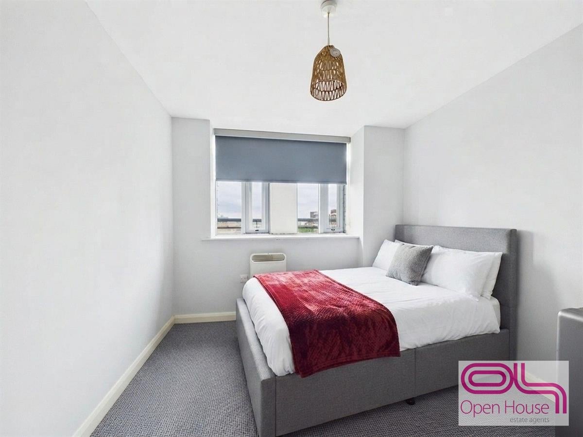 Flat Birley Street in Preston