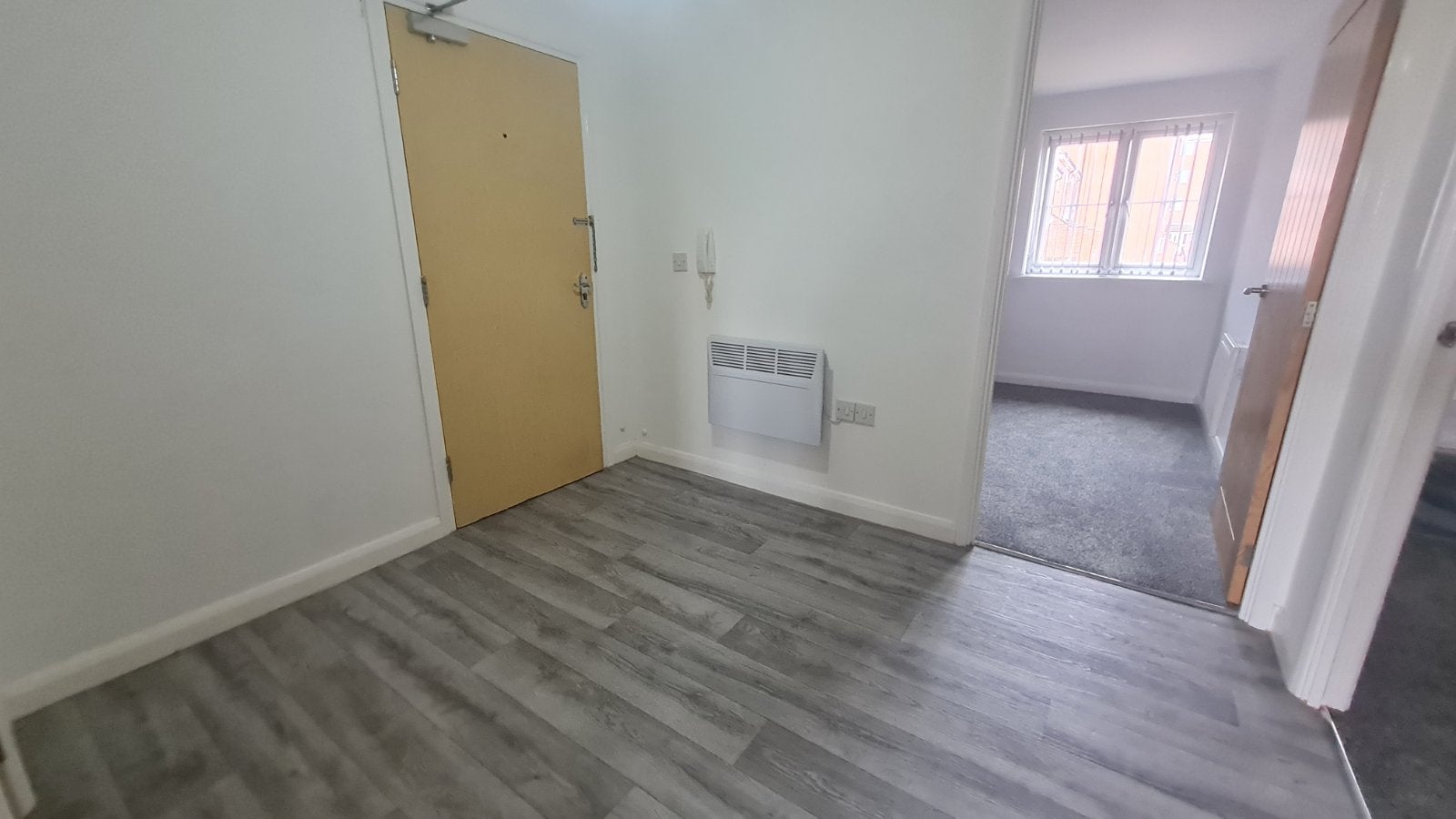 Flat Fenton Place in Leeds