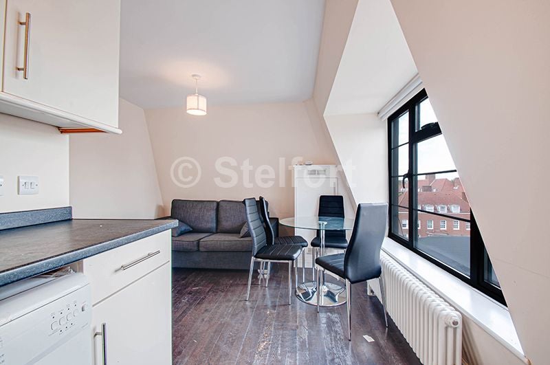 Flat Eversholt Street in Greater London