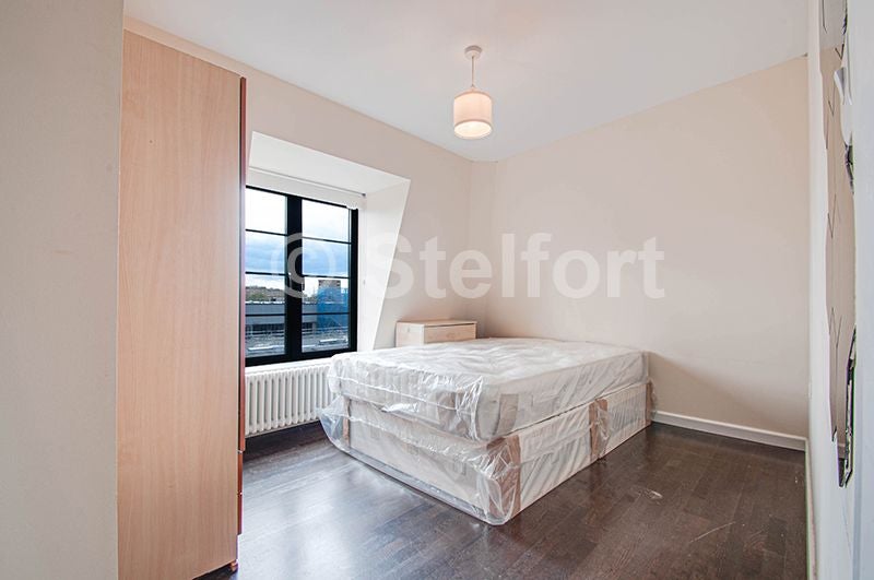 Flat Eversholt Street in Greater London