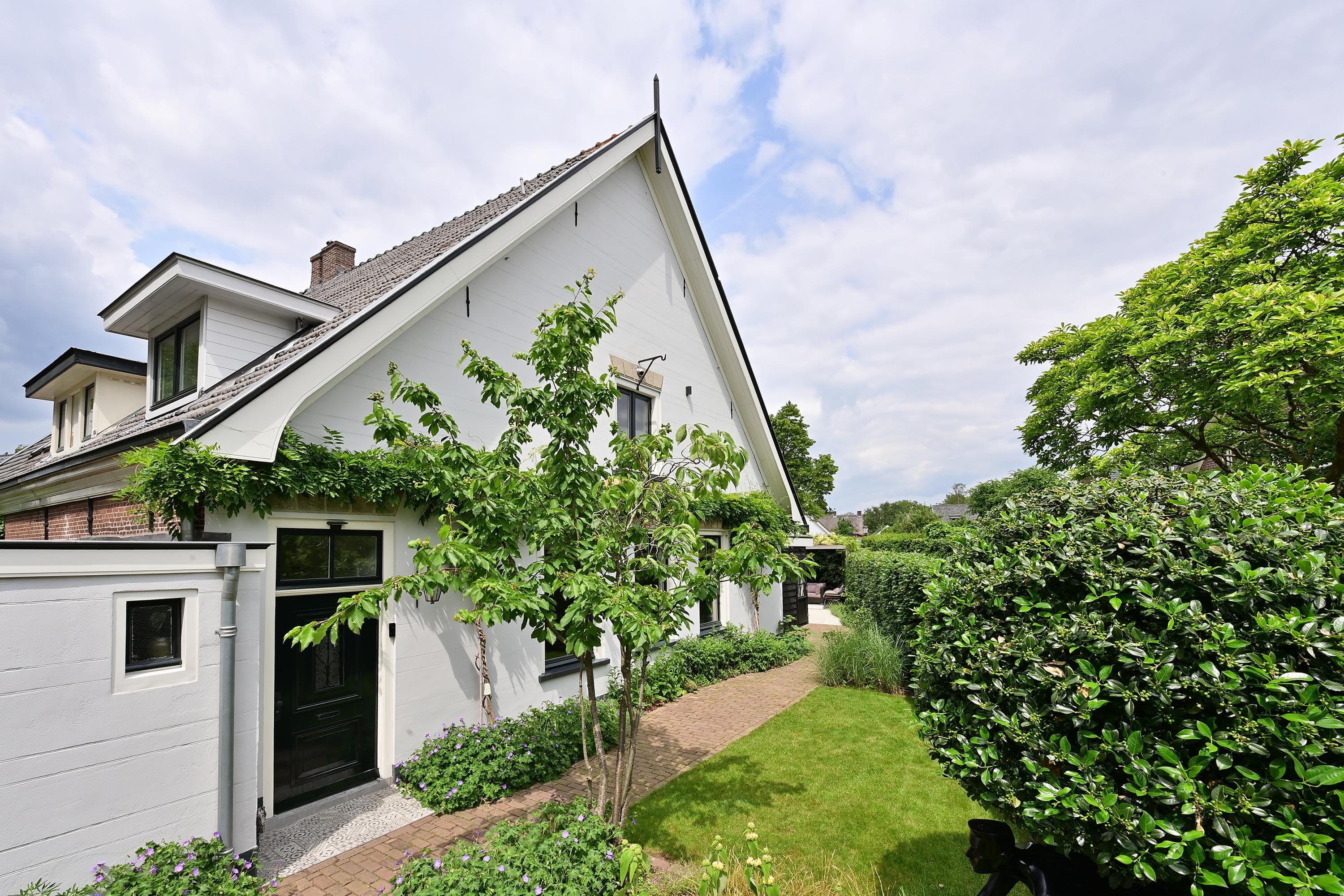 Kerkstraat 53 in Huizen