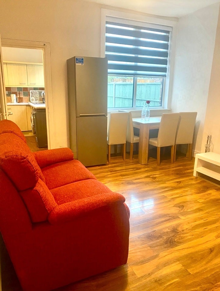 Room Rusholme Grove in Manchester