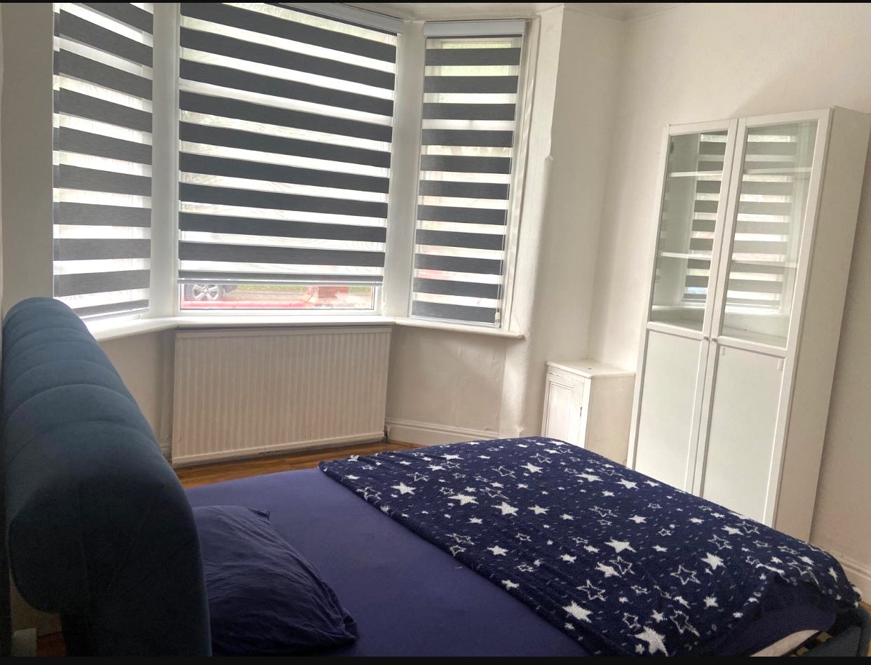 Room Rusholme Grove in Manchester