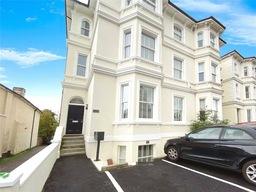 Flat Culverden Square in Tunbridge Wells