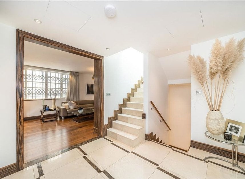 House Devonshire Close in City of Westminster