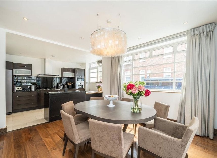 House Devonshire Close in City of Westminster