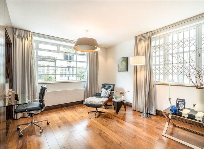 House Devonshire Close in City of Westminster