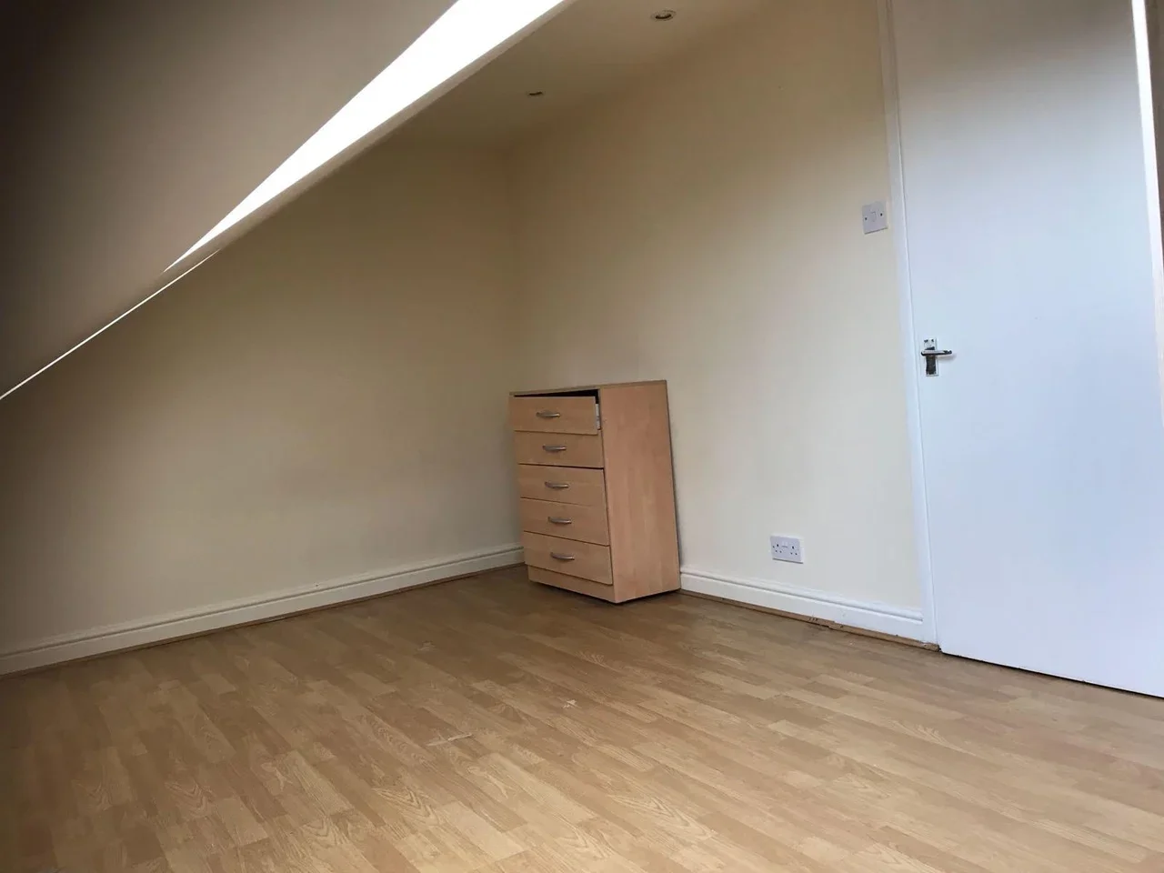 Flat Dowlas Street in Greater London