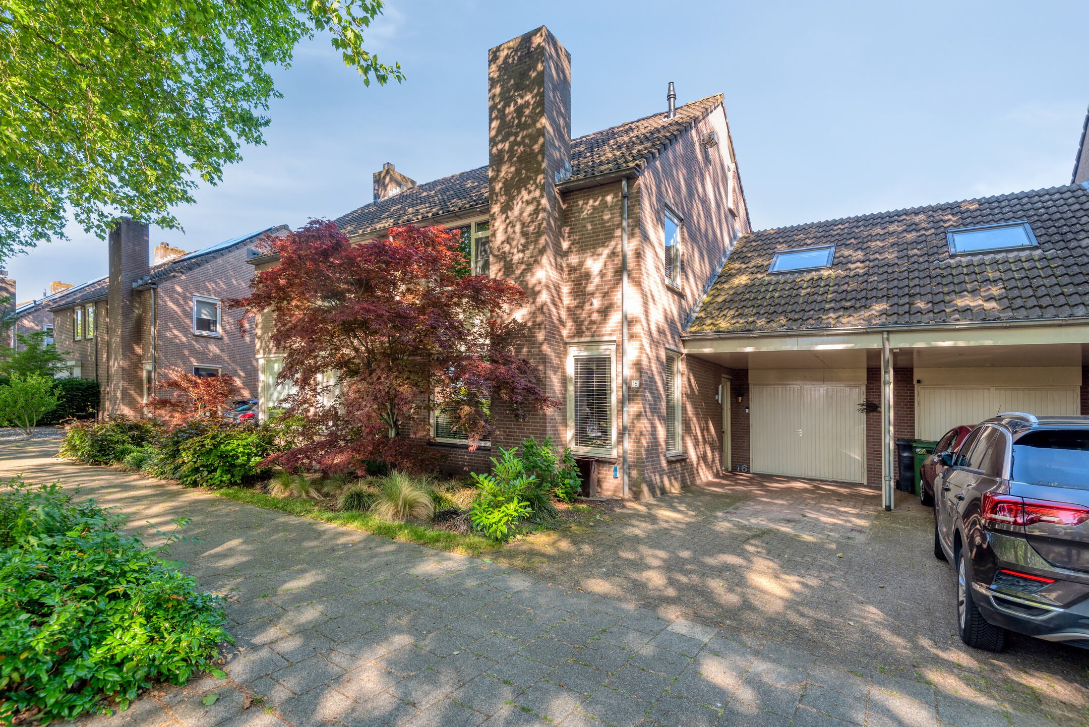 Huis Van Leeuwenhoeklaan 16 in Vlijmen