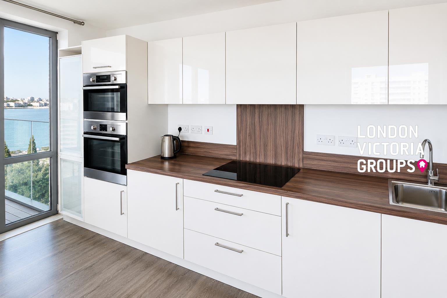 Flat Booth Road in Greater London
